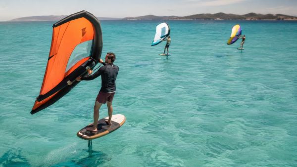Venez vivre une expérience unique en stage de windfoil à Hyères